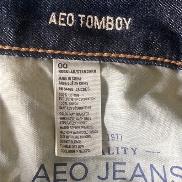 American Eagle button up tomboy jeans - Picture 6 of 6